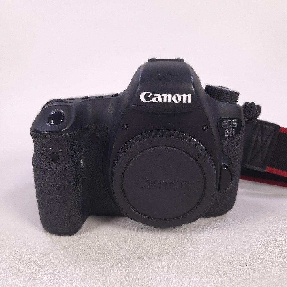 Canon EOS 6D 20.2MP Digital SLR Camera (Body Only) w/ Flash Charger 3 Batteries - Picture 2 of 16